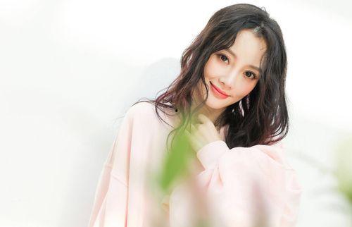 李小璐在玫琳凯的照片